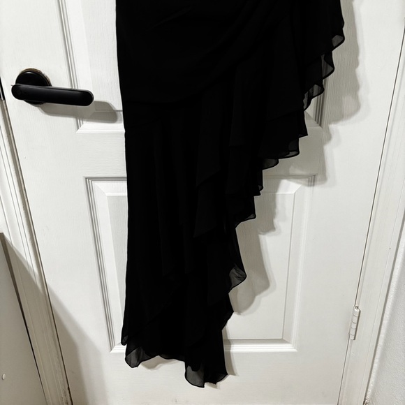 Mac Duggal Asymmetrical Ruffled V-Neck Chiffon Dress Size 6 Black - Picture 4 of 9
